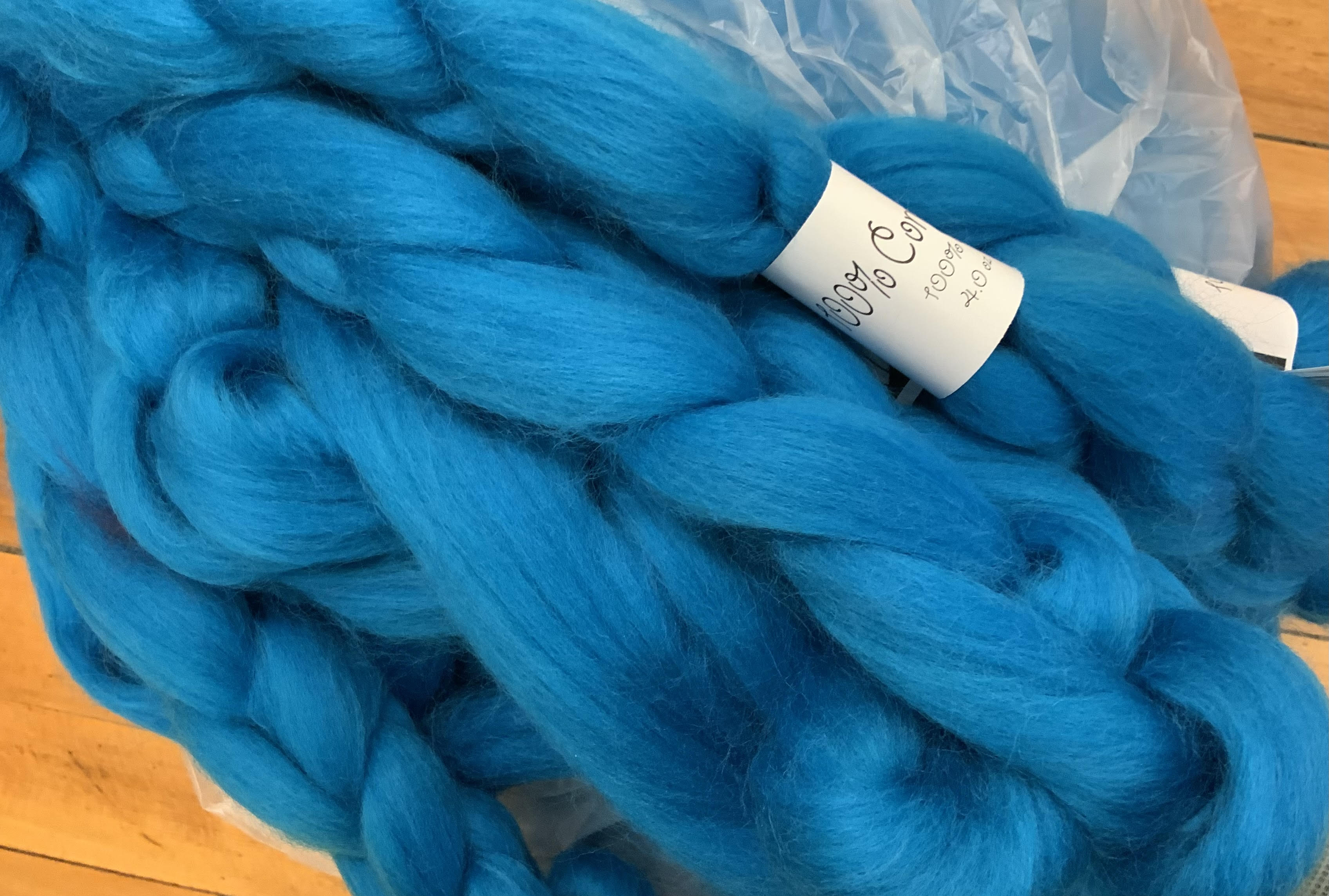 100% Corriedale Wool Dyed Top - 4 oz (115 g) - Blue
